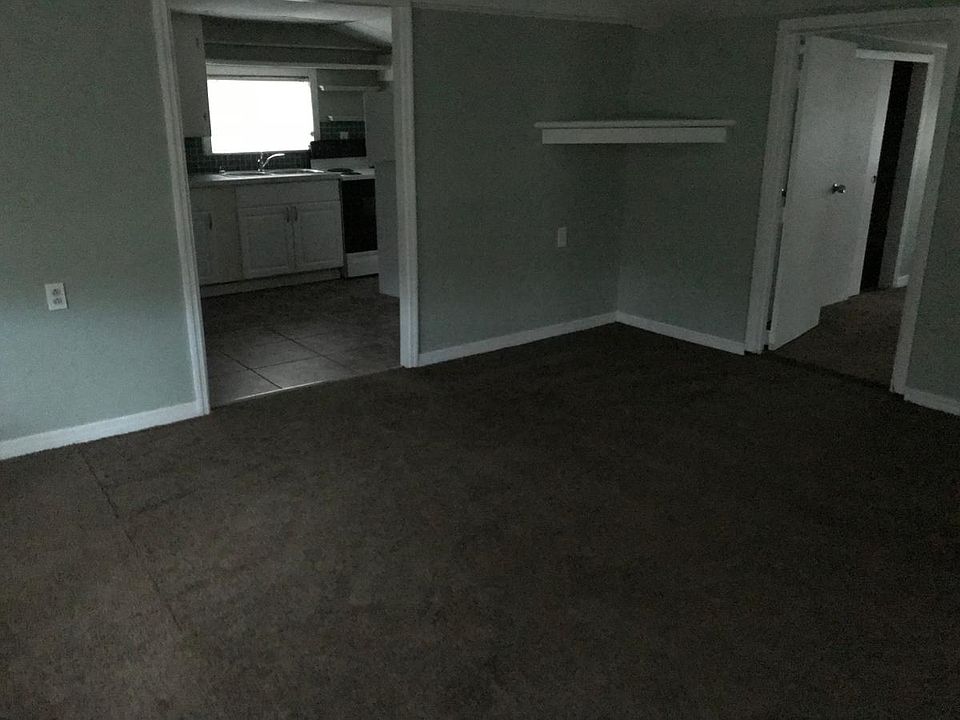 2nd image of 940 Liberty St APT Frnt