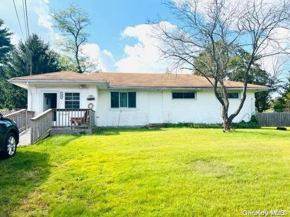 14 Orient Avenue, Brentwood, NY 11717