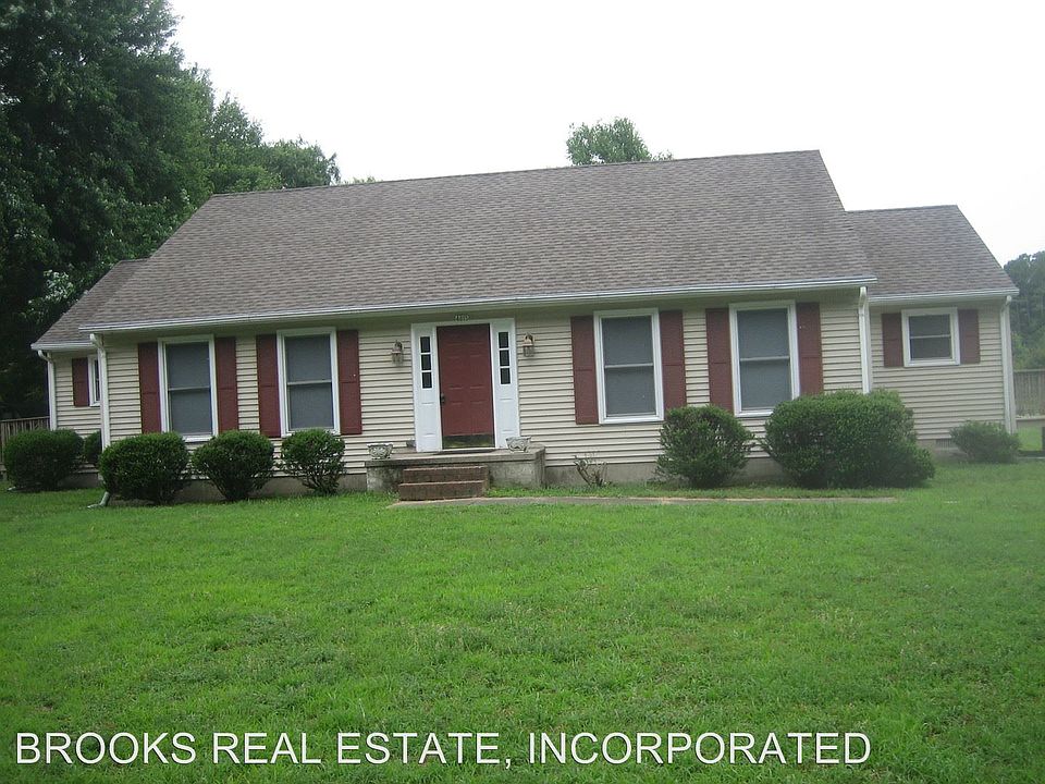1st image of 4615A Rochambeau Dr