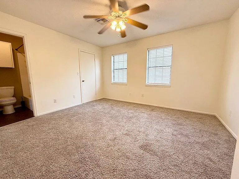 2329 Heatherfield Ln — Photo 9