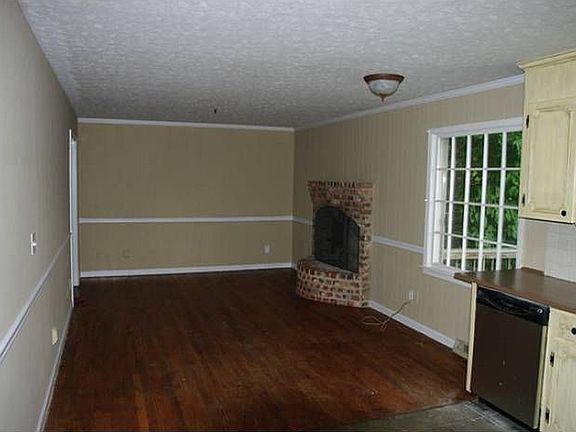 4th image of 1404 Lockewood Dr