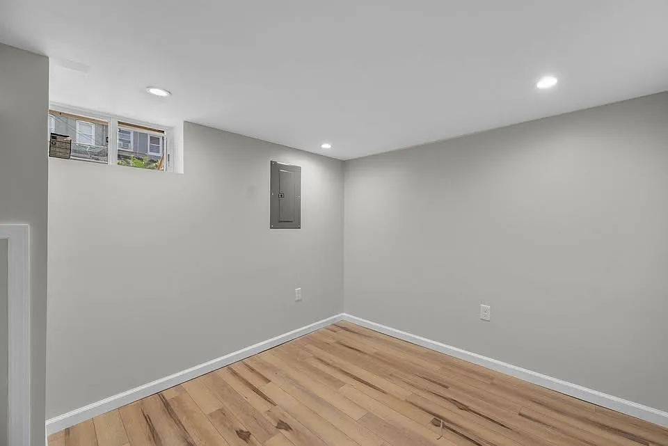 4 bed, 1280 sqft, $2,150 — Photo 3
