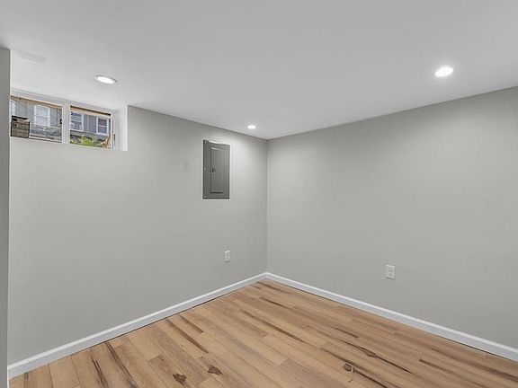 3rd image of 2106 Orleans St