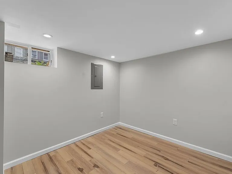 2106 Orleans St — Photo 3