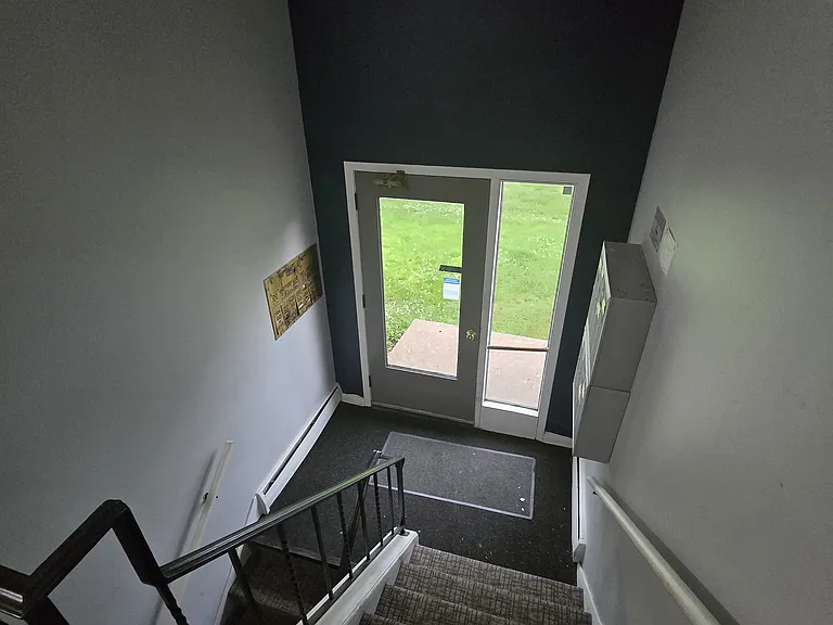 1707 Thomas Ave W #4 — Photo 2