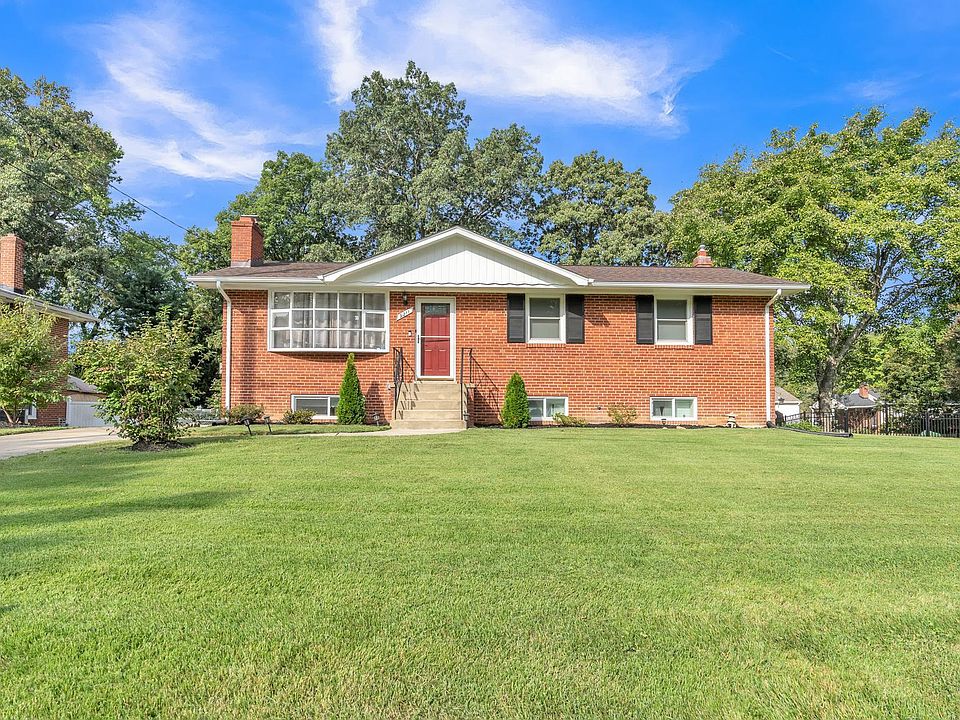 1st image of 9211 Pinehurst Dr