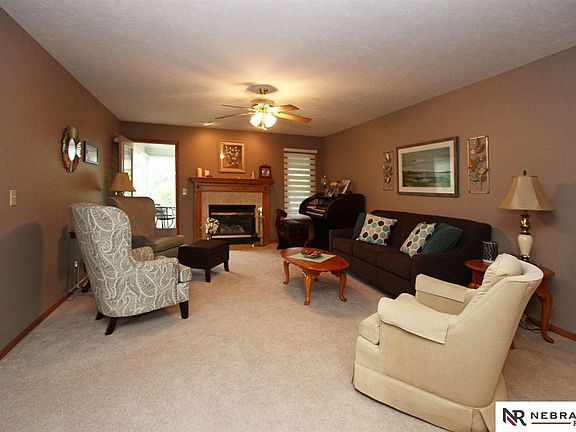 5th image of 801 N 190th St