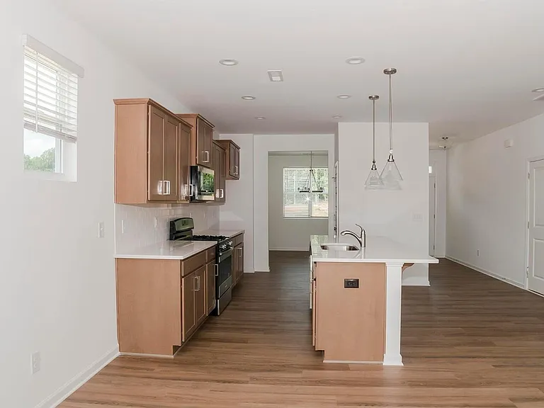 1628 Haltwhistle St — Photo 12