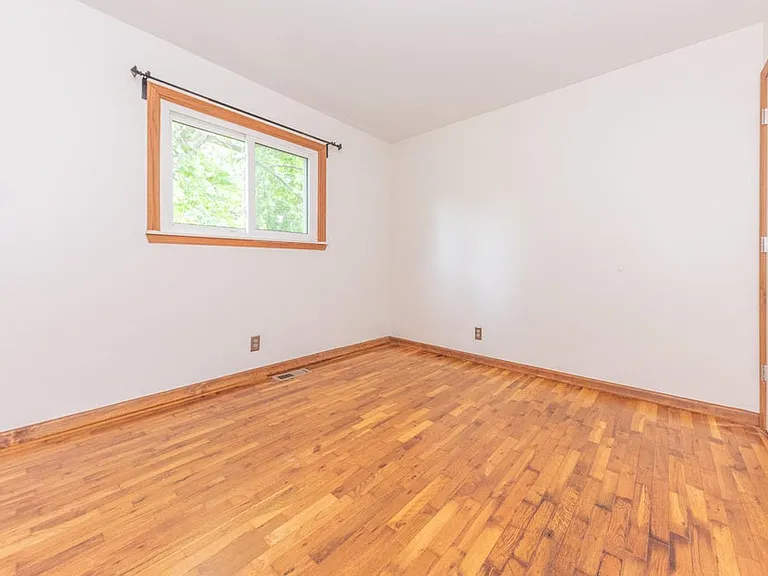 603 Manor Dr — Photo 12