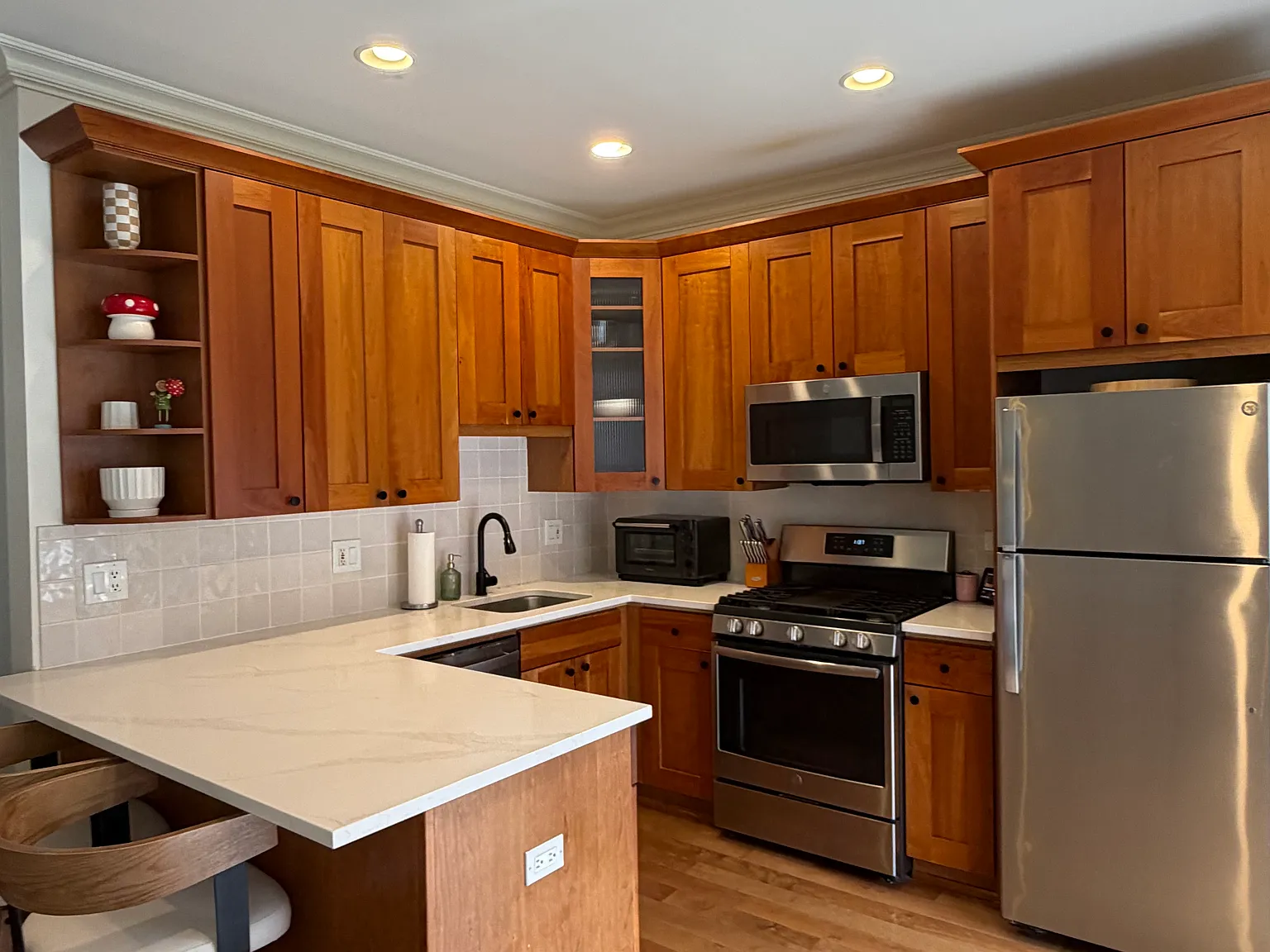 2 bed, $4,400 — Photo 3