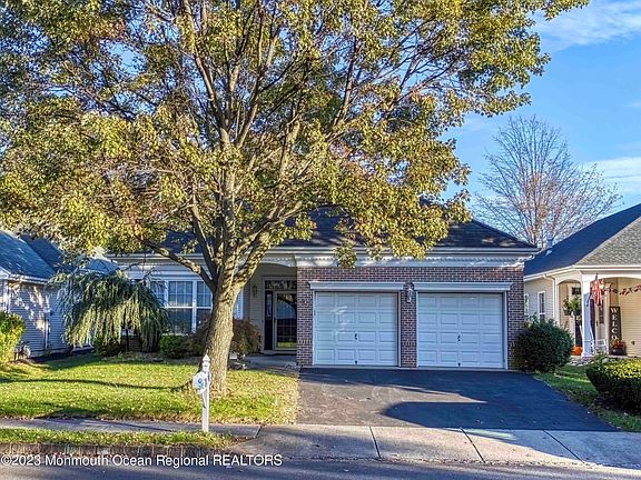 2nd image of 57 Goldensprings Drive