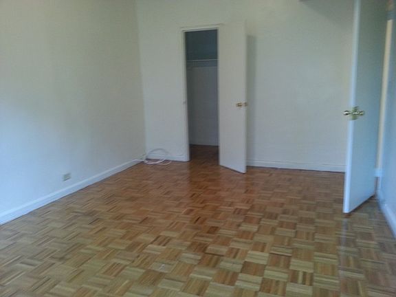 5th image of 8531 120th St APT Lb