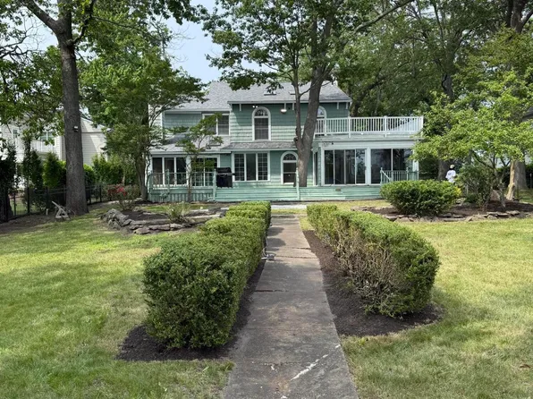 3 Interlaken Dr, Interlaken, NJ 07712