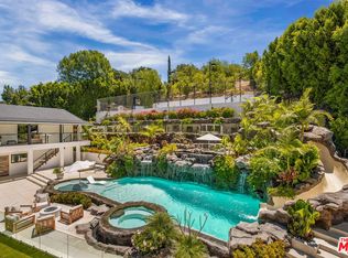 4322 Hayvenhurst Ave, Encino, CA 91436