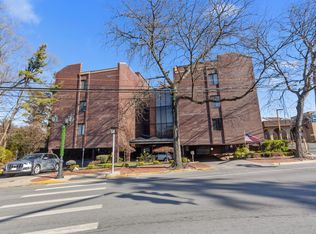 123 Middle Neck Rd APT 211, Great Neck, NY 11021