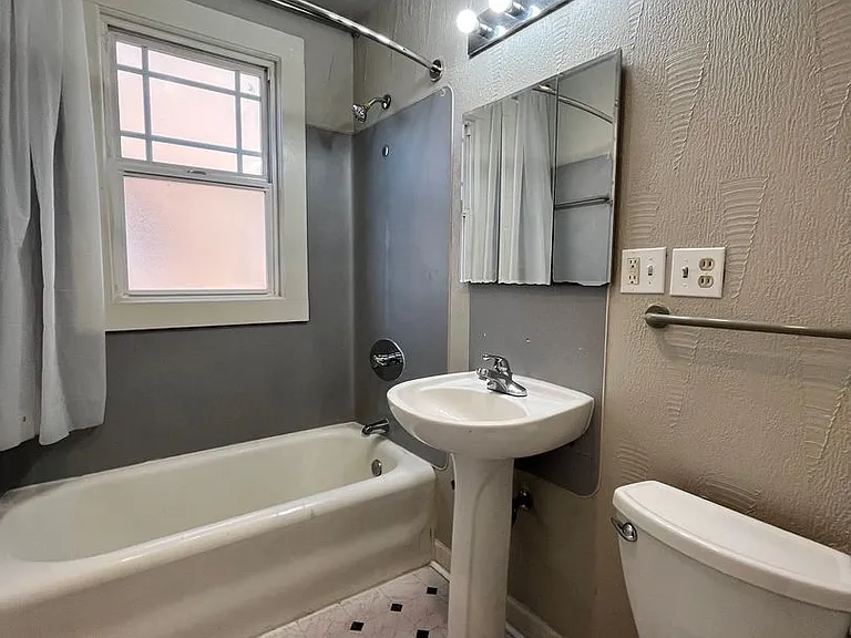 Castle Manor by Star Metro — Photo 37