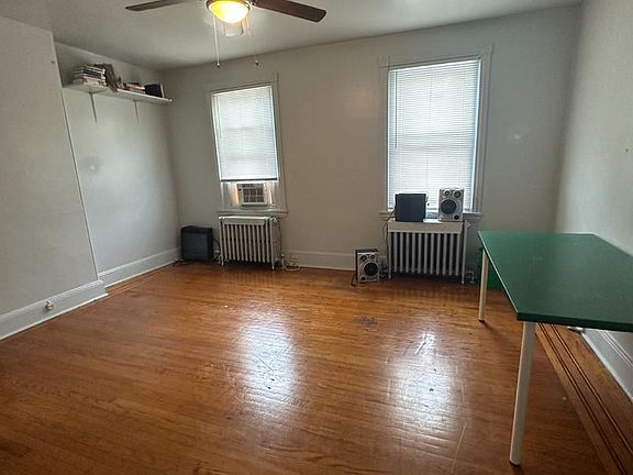3rd image of 40 W Wyneva St
