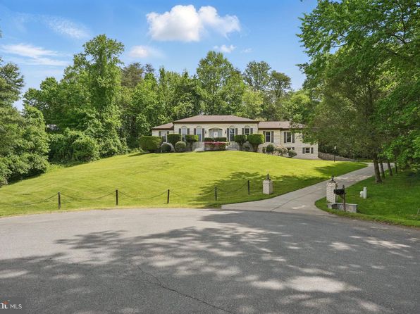 4801 Fox Chapel Rd, Fairfax, VA 22030