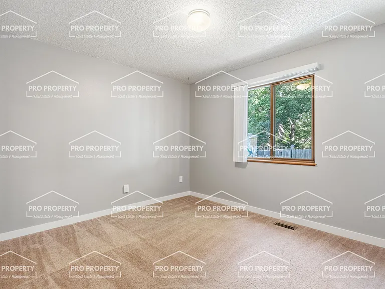 2526 10th St SW — Photo 13
