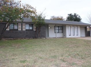 202 Eric Ln, Benbrook, TX 76126