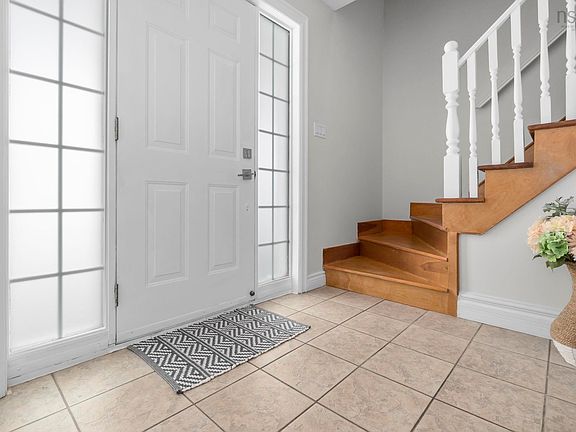 3rd image of 25 Ralph Edward Ct