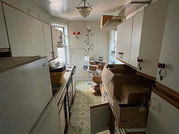 5th image of 1410 Avenue S