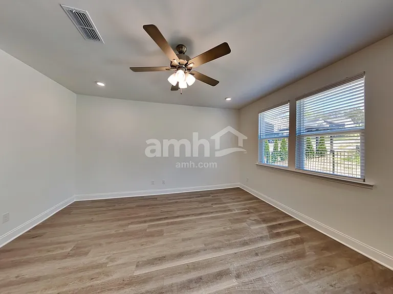 201 Argea Dr — Photo 4