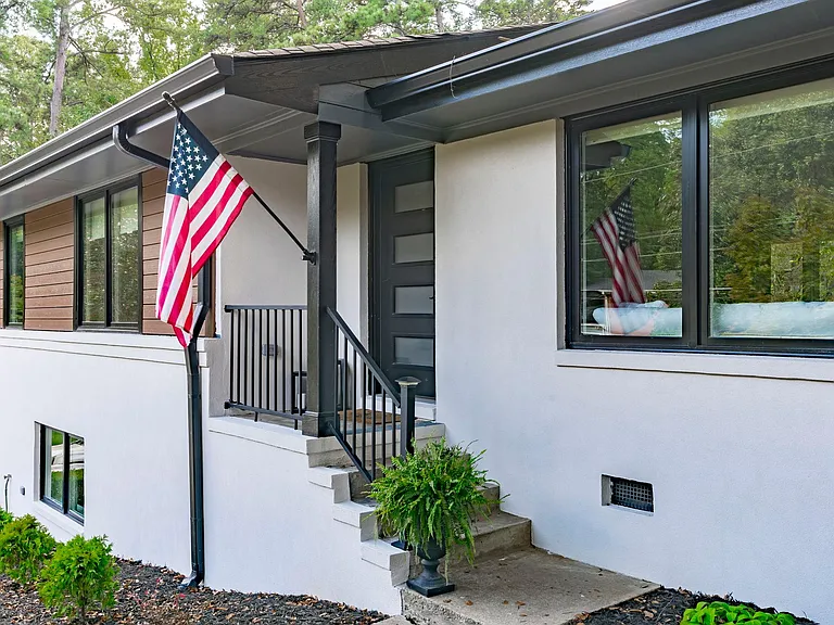 3513 Brook Dr — Photo 2