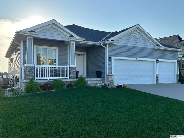 7711 Sonatta Dr, Lincoln, NE 68516