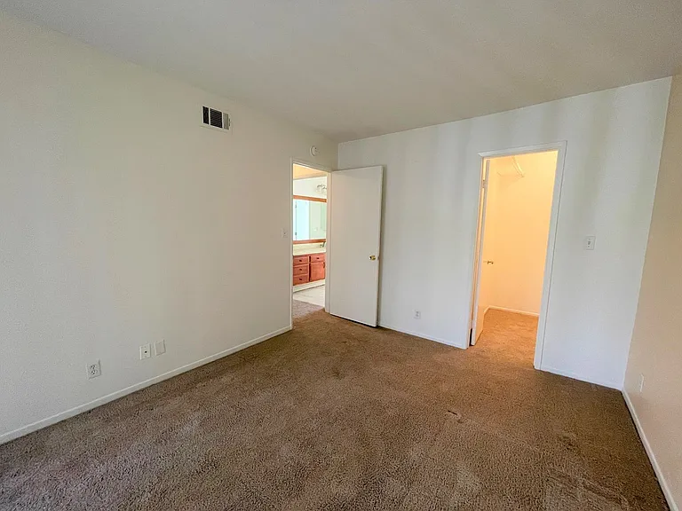 1206 Llama Ct — Photo 18