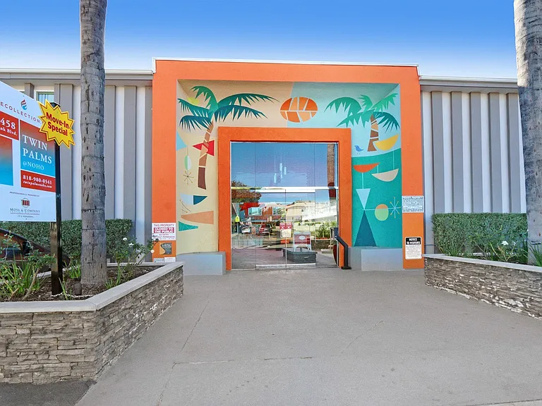 Twin Palms — Photo 35