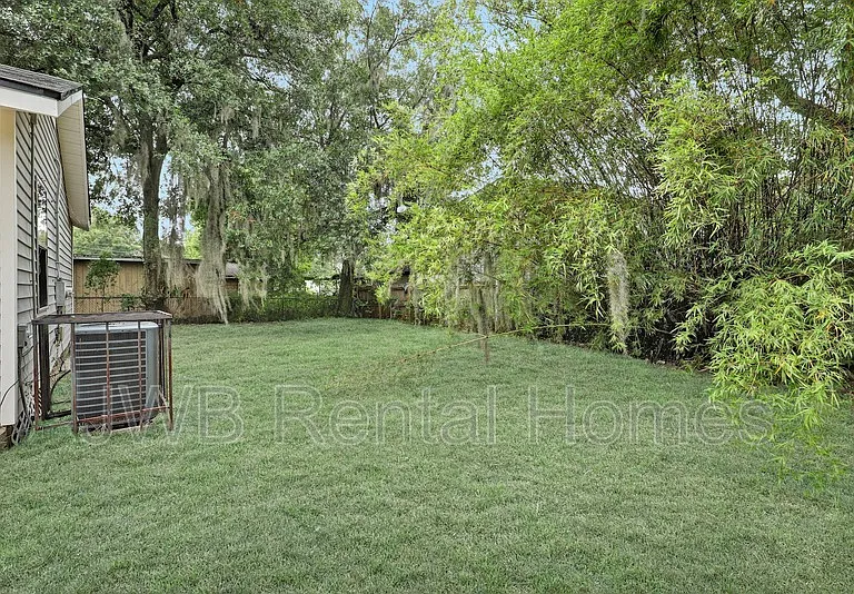 485 W 58th St — Photo 15