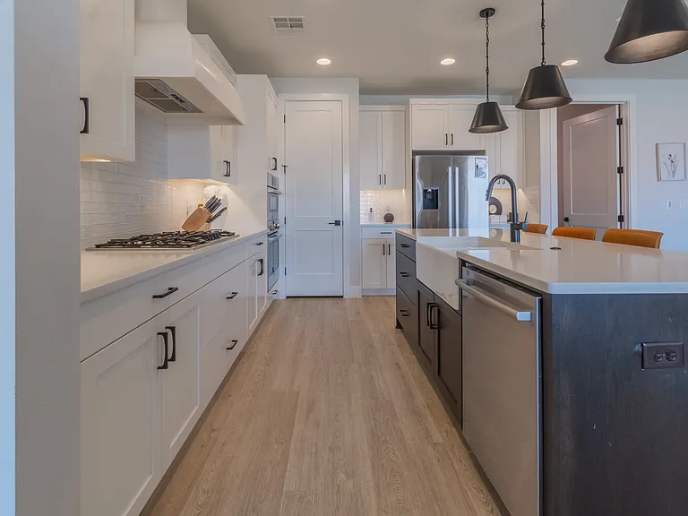 4861 S Resolution Dr — Photo 18