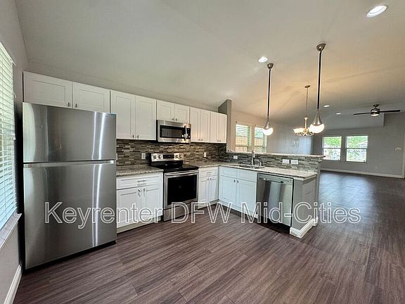5th image of 3532 Toronto St