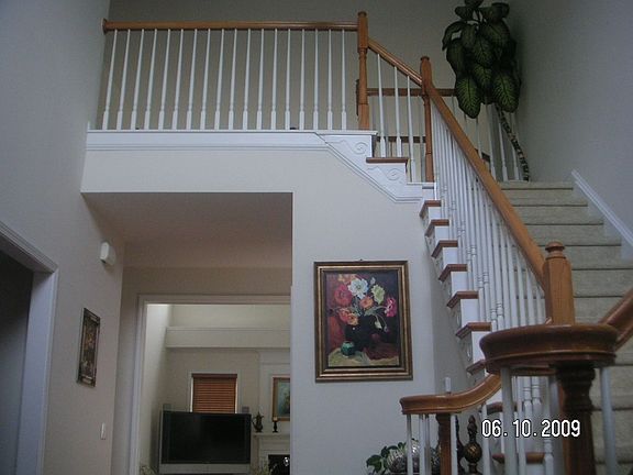 Elegant & open foyer area