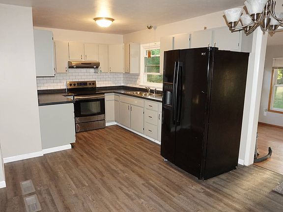 5th image of 51 Oakwood Dr