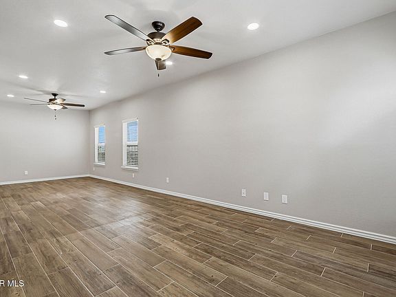 5th image of 825 Dulce Tierra Dr