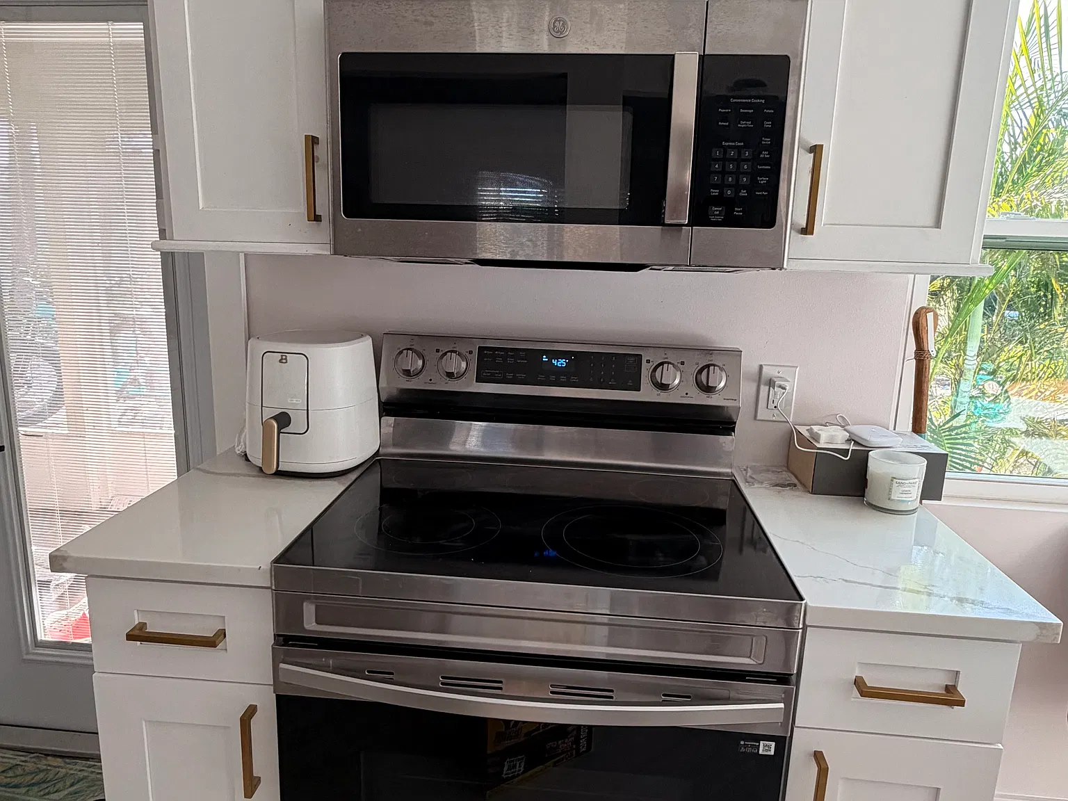 3 bed, 1001 sqft, $3,800 — Photo 4