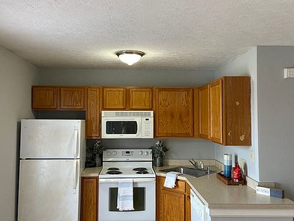 4th image of 161-167 S Killarney Ln #167-05