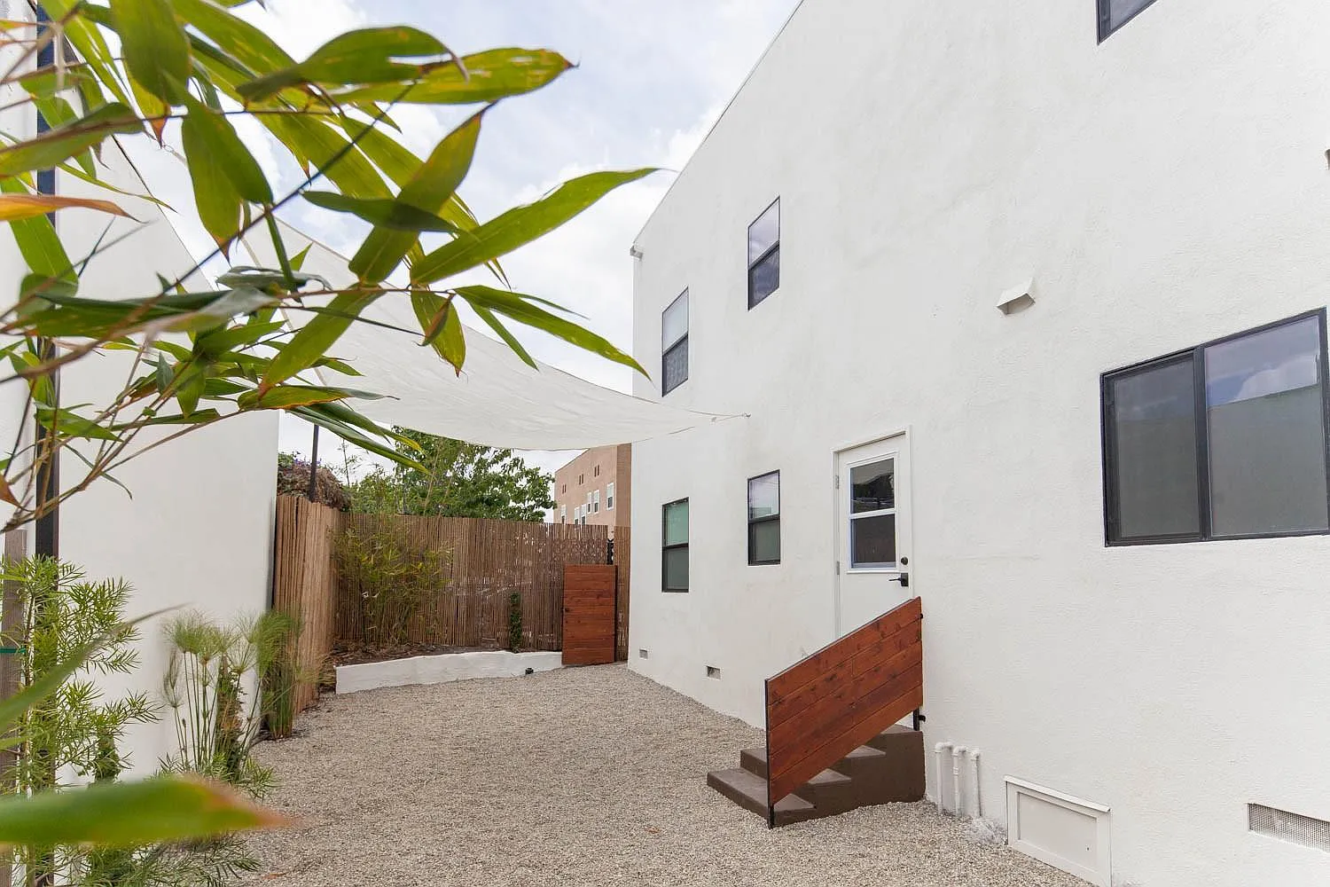 1 bed, 582 sqft, $2,100 — Photo 3