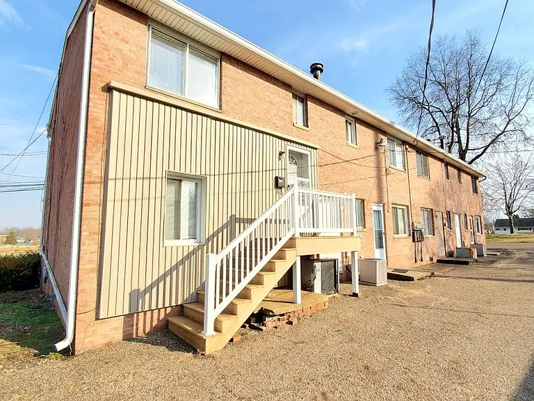 419 Austin Ave NW — Photo 1