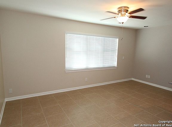 3rd image of 1129 W Ashby Pl APT 9