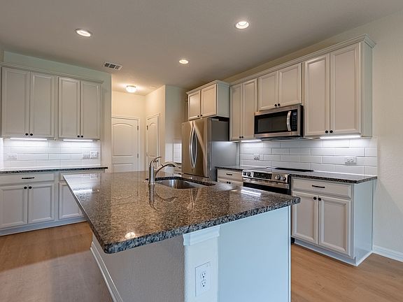5th image of 13101 Foreston Dr