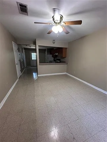 2 bed, 1.5 bath, 805 sqft, $950 — Photo 2