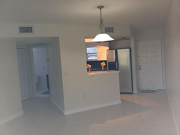 4th image of 8373 Lake Dr APT 208
