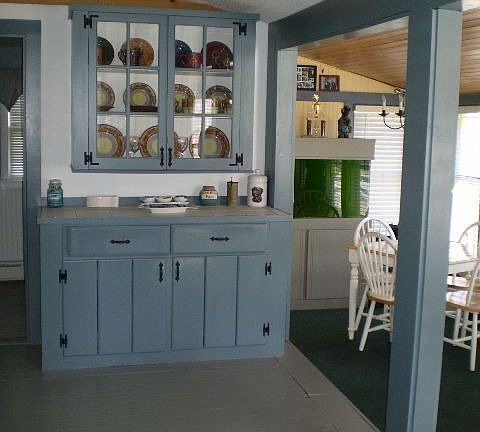 Opposite end of kitchen