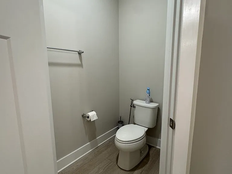 104 Greensdale Ln — Photo 16