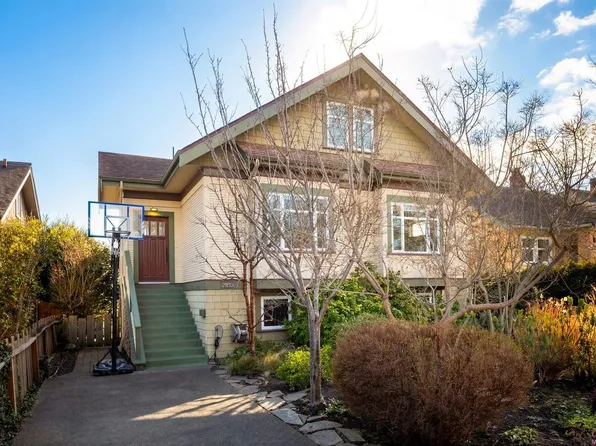 2231 Windsor Rd, Oak Bay, BC V8S 3C8