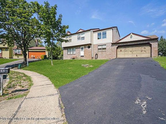 3rd image of 1281 Medina Ct
