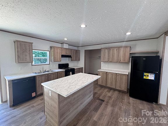 4th image of 218 Diana Rd